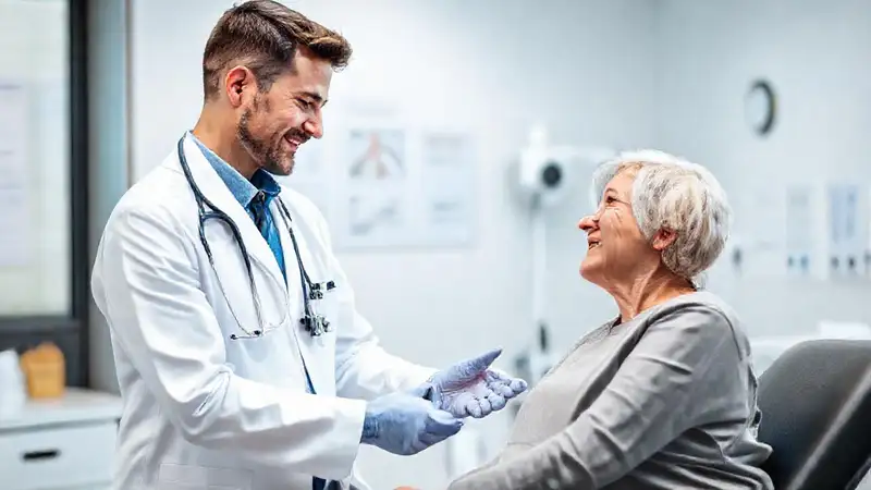 Profesional de salud en entorno clínico moderno